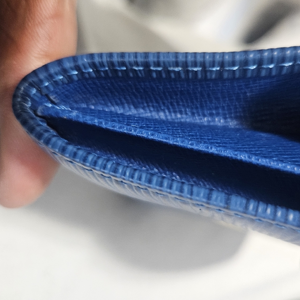 Louis Vuitton Leather Wallet - Picture 5 of 6